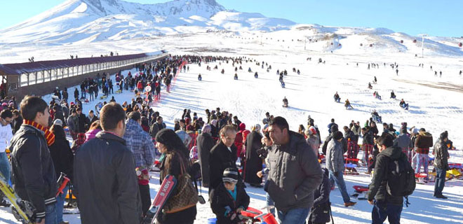KAYAKSEVERLER ERCİYES`E AKIN ETTİ