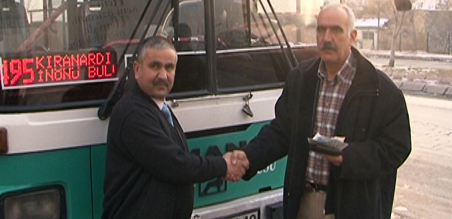 OTOBÜS ŞÖFORÜNDEN İNSANLIK DERSİ