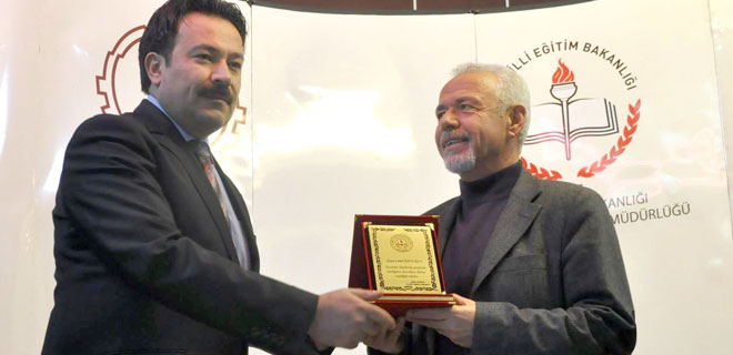 YAZAR CEMIL KAVUKÇU OKURLARIYLA BULUŞTU