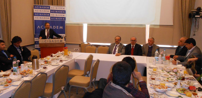 GAZETECİLERE  10 OCAK JESTİ