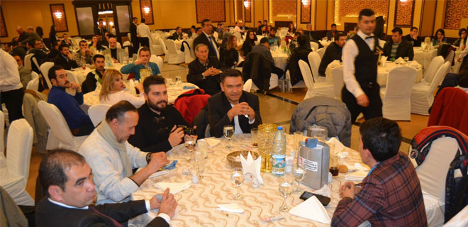 VALİ ORHAN DÜZGÜN GAZETECİLERE YEMEK VERDİ