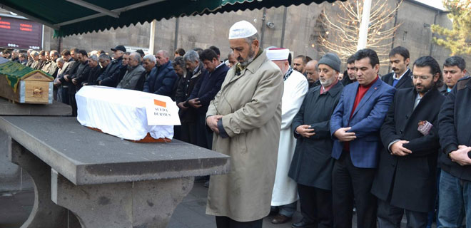 HUNAT`TA  GIYABİ CENAZE NAMAZI KILINDI