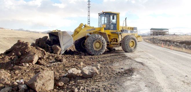 REŞADİYE-ZİNCİDERE YOLUNU GENİŞLETİYOR