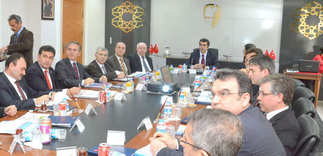 KAMU  HİZMET VE  YATIRIMLARI  TAKİP EDİLECEK