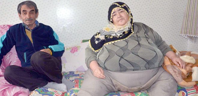 170 KİLOLUK ZÜLFİYE ULAŞ 7 YILDIR SOKAĞA ÇIKAMIYOR