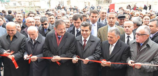 NECİP FAZIL  KÜLTÜR MERKEZİ`Nİ AÇTI