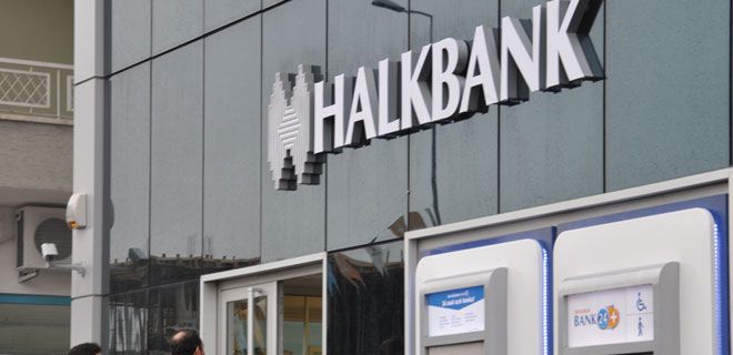 MİTİNGİ FIRSAT BİLİP  BANKA SOYDULAR