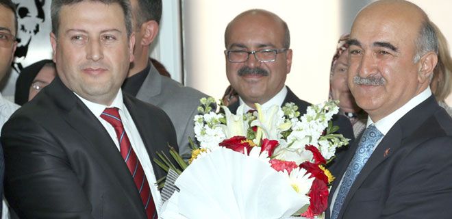 TALAS BELEDİYESİ`NDE DEVİR TESLİM