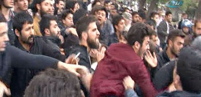 GRUPLAR ARASINDAKİ GERGİNLİK SÜRÜYOR