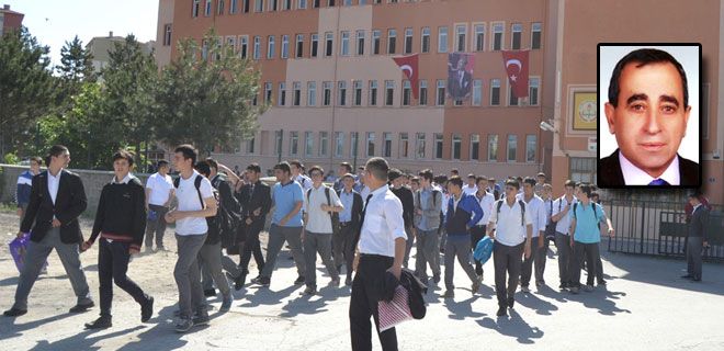 YUMRUK ATTIĞI MÜDÜR YARDIMCISI YOĞUN BAKIMDA