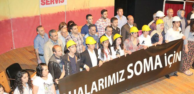 Liseliler Sahneye Baretle Çıktı