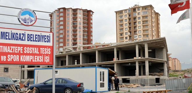 SOSYAL VE SPOR TESİSİ İNŞAATI DEVAM EDİYOR