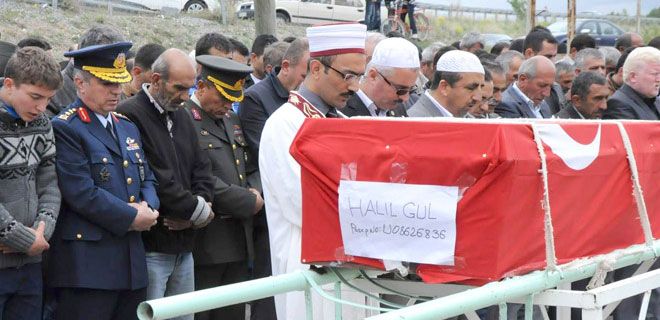 ÖLEN TÜRK İŞÇİ SON YOLCULUĞUNA UĞURLANDI