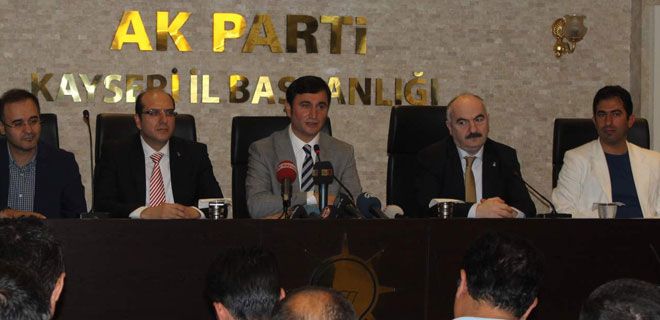 AK PARTİ İL YÖNETİMİ İSTİFA ETTİ