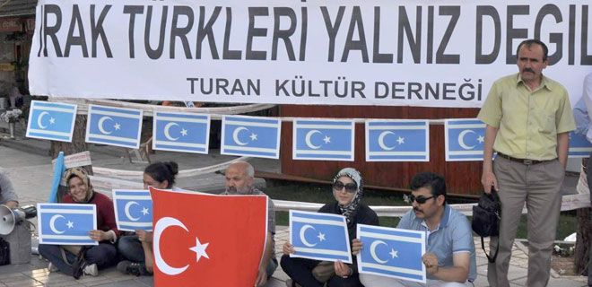 TÜRKMENLER İÇİN BAŞLATILAN OTURMA EYLEMİ