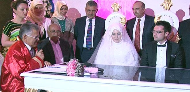 BAŞKAN YILDIRIM  KIZINI  EVLENDİRDİ
