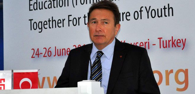 GENÇLİK İSTİHDAMI MASAYA YATIRILIYOR