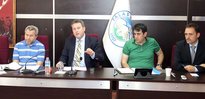 MUHTARLAR İLE  İLK TOPLANTISINI YAPTI