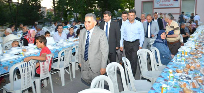 MELİKGAZİ  BELEDİYESİ  İFTARDA BELSİN HALKINI BULUŞTURDU