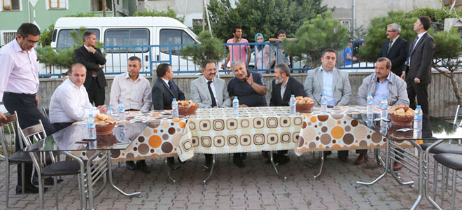 BAŞKAN ÖZHASEKİ  ESKİŞEHİR  BAĞLARI`NDA HAYIR KÖPRÜSÜ  DERNEĞİ