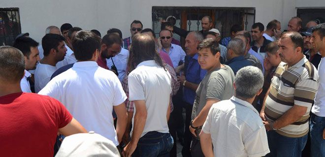 MAHALLE SAKİNLERİNDEN SURİYE EYLEMİ