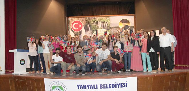 ÜNİVERSİTE KAZANAN ÖĞRENCİLERE TABLET HEDİYE 