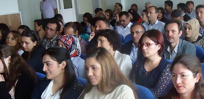 ÖĞRENCİ PSİKOLOJİSİ KONUSUNDA EĞİTİM ALDI