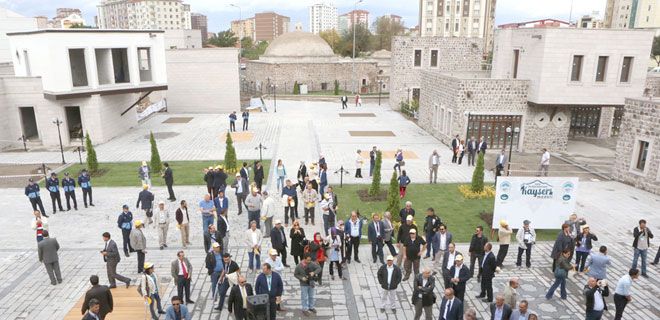 Model Şehir, Örnek Başkan