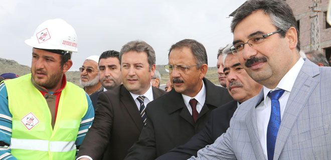 BAŞAKPINAR`DA BAŞKAN ÖZHASEKİ`Lİ TEMEL ATMA 