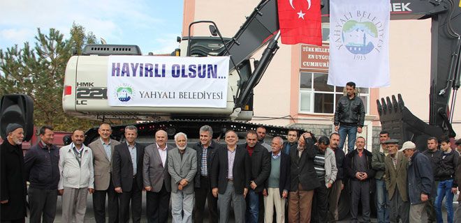 YAHYALI BELEDİYESİ`NE YENİ EKSKAVATÖR
