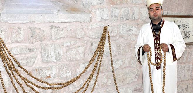 20 METRELİK TESPİH 740 YILDIR SAPASAĞLAM