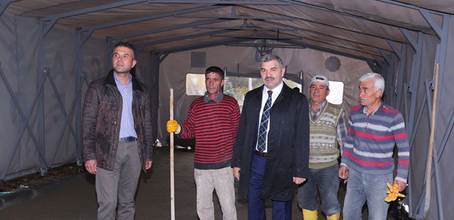 Kocasinan, Çalışanı için Çadırı Şemsiye Yaptı