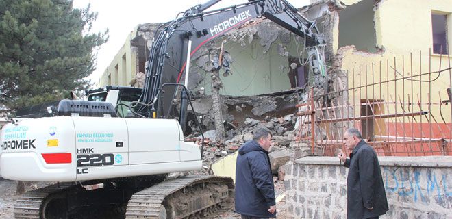 ESKİ BİNALAR BİZDEN KORKSUN, HEPSİNİ YIKACAĞIZ