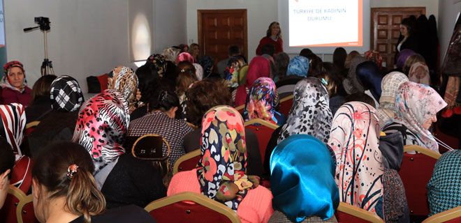 MEVLANA MAHALLESİ  KADINLARINI  EĞİTTİ