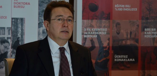 AGÜ İLK FAHRİ DOKTORA 