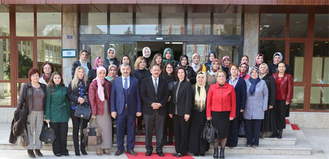 Ak Parti İle Hanımlar Daha Aktif