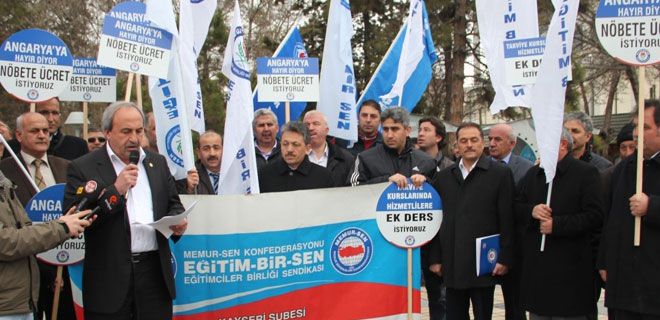 ÖĞRETMENLERE EK DERS ÜCRETİNE ZAM İSTEDİ