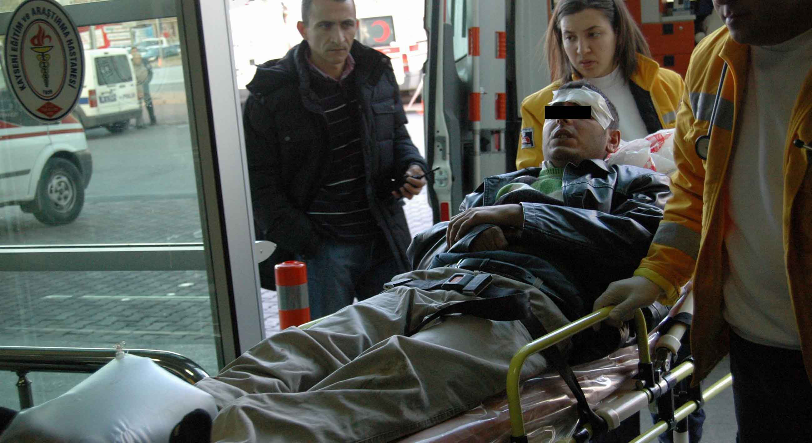 BABASINA KIZDI 2.KATTAN ATLADI