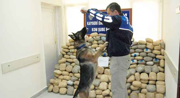 ZEHİR TACİRLERİNİN TERÖR BAĞLANTISI ARAŞTIRILIYOR