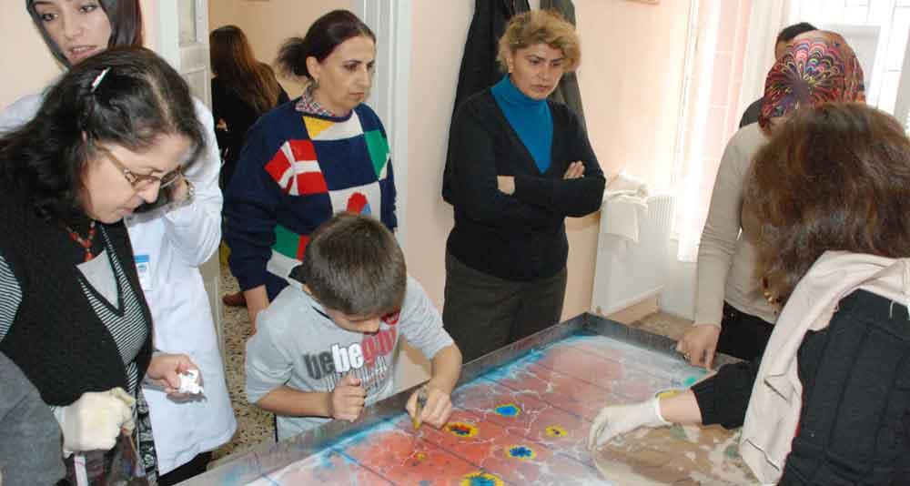 EBRU SANATI, KURSİYERLERİN İLGİ ODAĞI OLDU