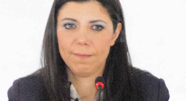 KONUT İÇİN İNŞA EDİLEN YAPILAR ÖZEL HASTANE VE OKULA ÇEVRİLİYOR