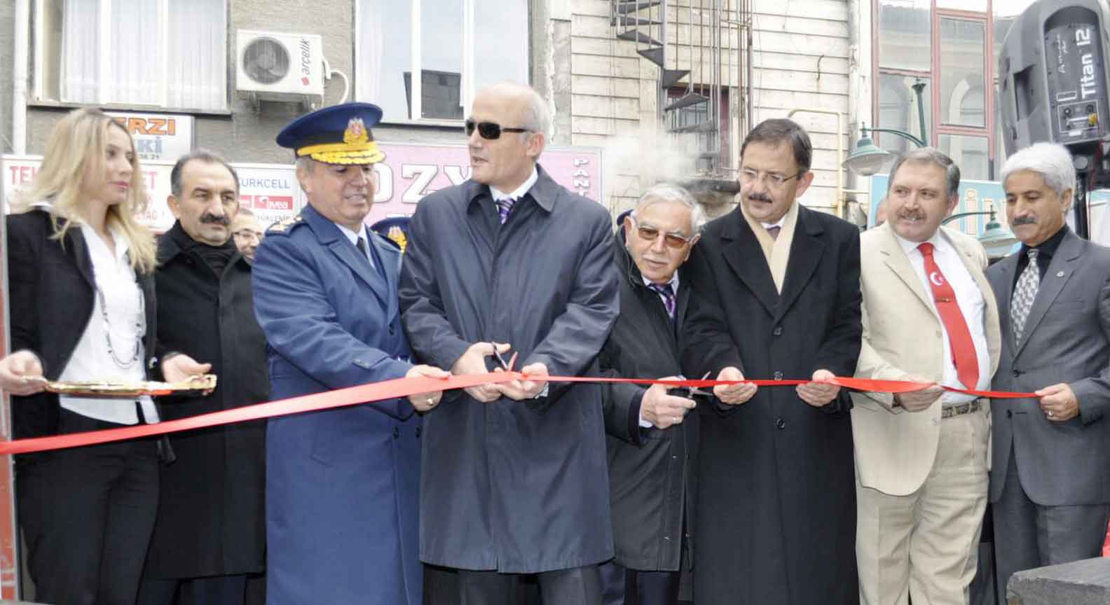 EĞİTİM YARARINA FOTOĞRAF SERGİSİ AÇILDI