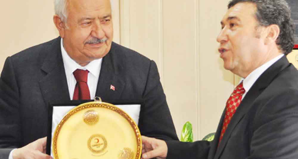 TAPU MÜDÜRÜNE ÖDÜL