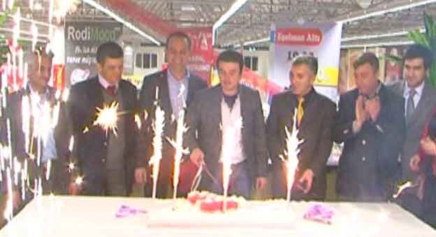 BAŞYAZICI CENTER 1. YILDÖNÜMÜNÜ HAVAİ FİŞEKLERLE KUTLADI