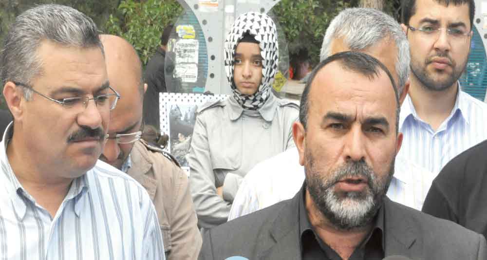 FOTOĞRAF SERGİSİ AÇTI 