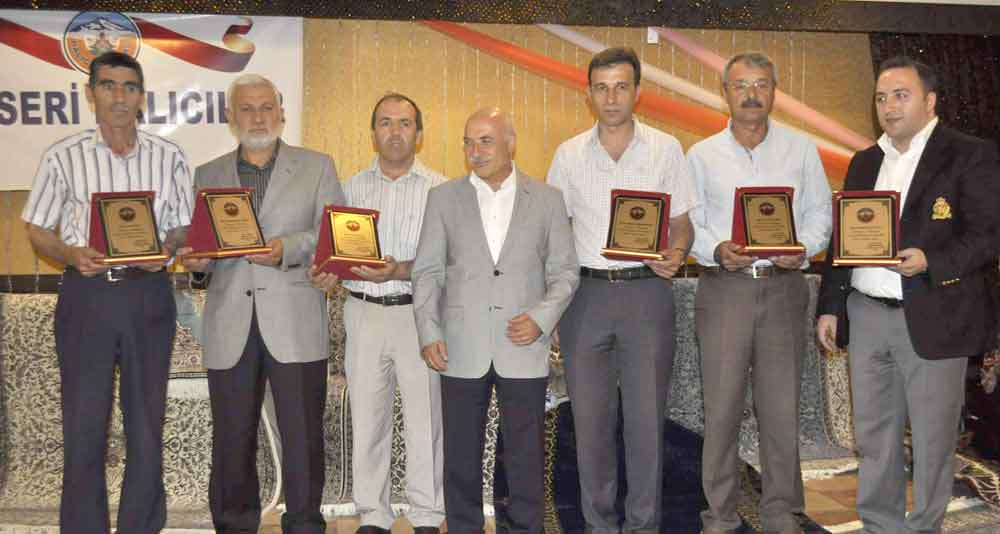 PLAKET TÖRENİ DÜZENLEDİ 