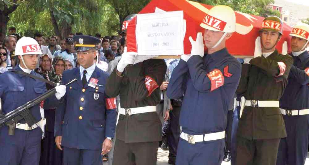 ŞEHİT MUSTAFA AYDIN SON YOLCULUĞUNA UĞURLANDI
