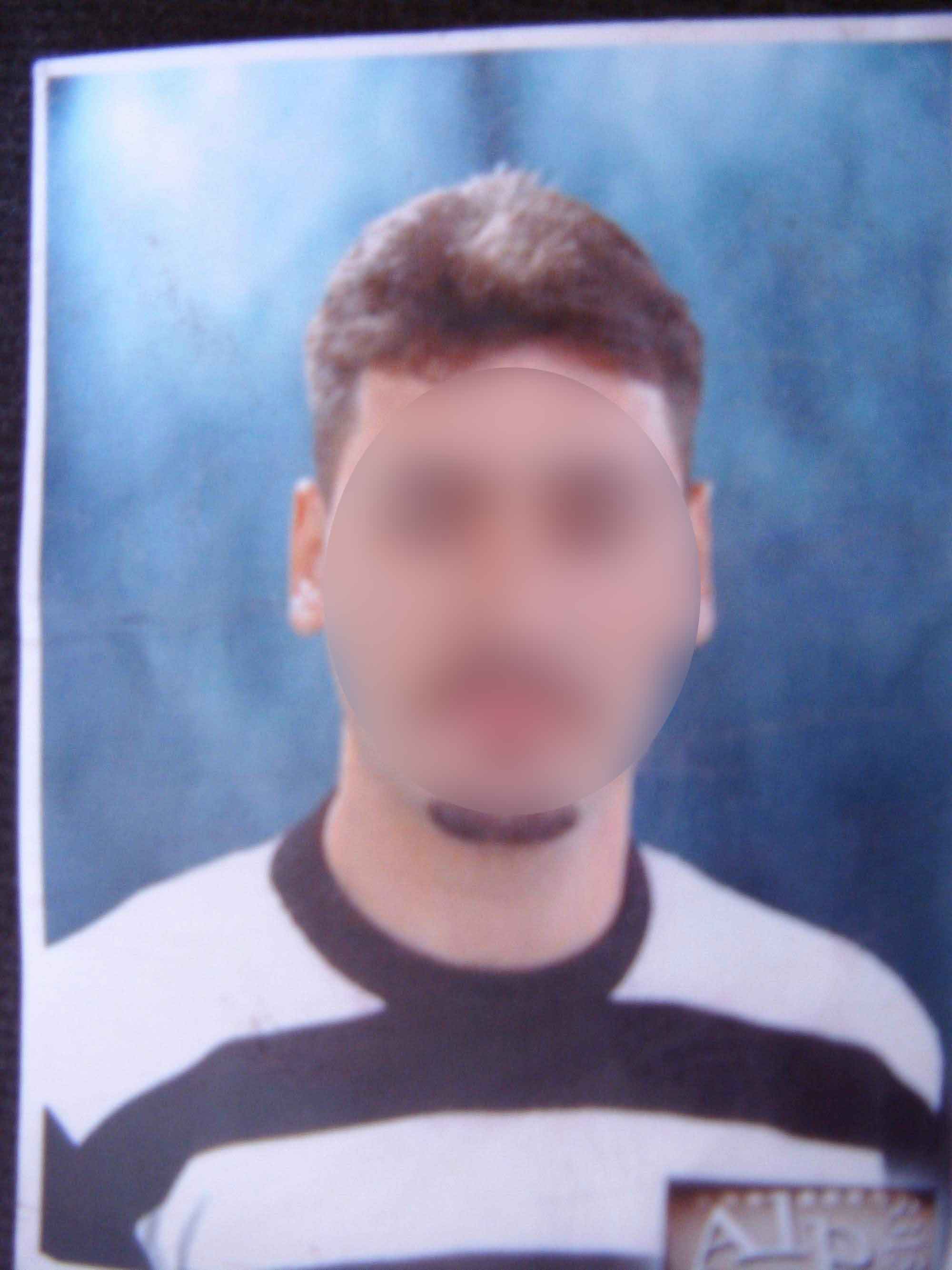 ÖZ OĞLUNU KAFASINDAN VURDU 