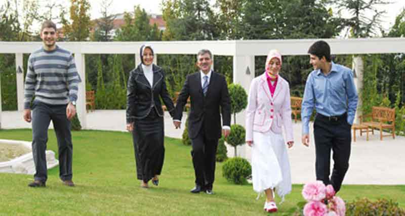 GÜL  İLE  OĞLU ARASINDAKİ  İLGİNÇ DİALOG “OĞLUM  UTANIYORMUSUN  BENDEN ? “