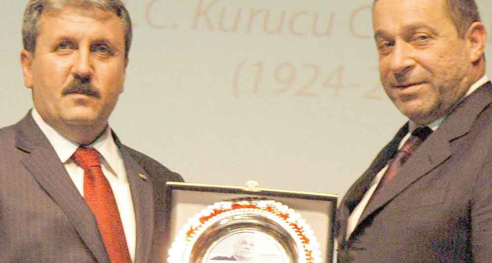 YILIN EN İYİ YEREL YÖNETİCİLERİ ÖDÜLLERİNİ ALDI